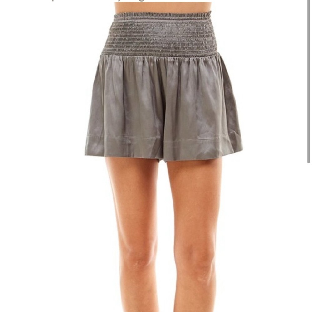 TCEC Silky Smocked Waist Shorts M